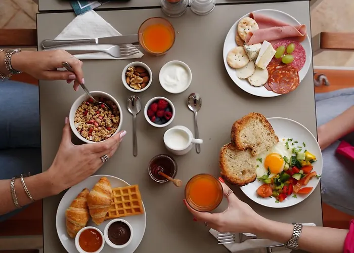 The Maltese Sun Слима