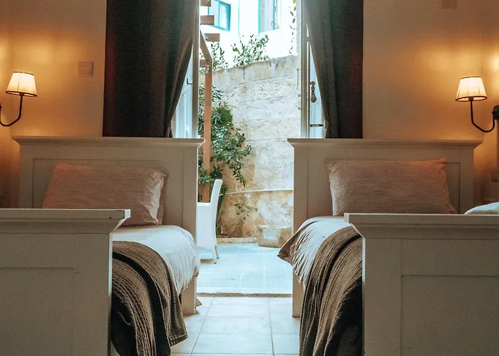 The Maltese Sun Слима