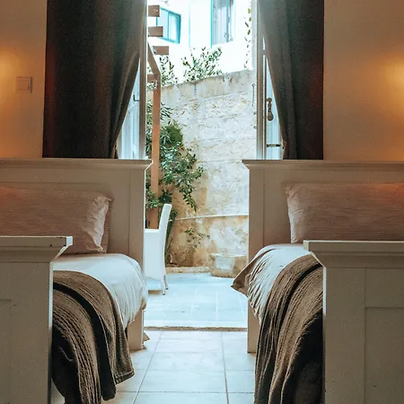 The Maltese Sun スリーマ